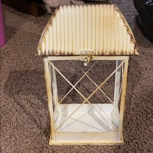 Decorative metal lattern